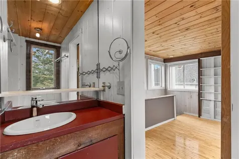 112 King Phillip Street Portsmouth RI 02871