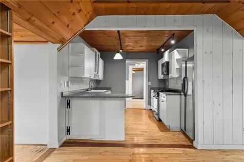 112 King Phillip Street Portsmouth RI 02871