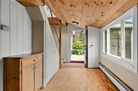 112 King Phillip Street Portsmouth RI 02871