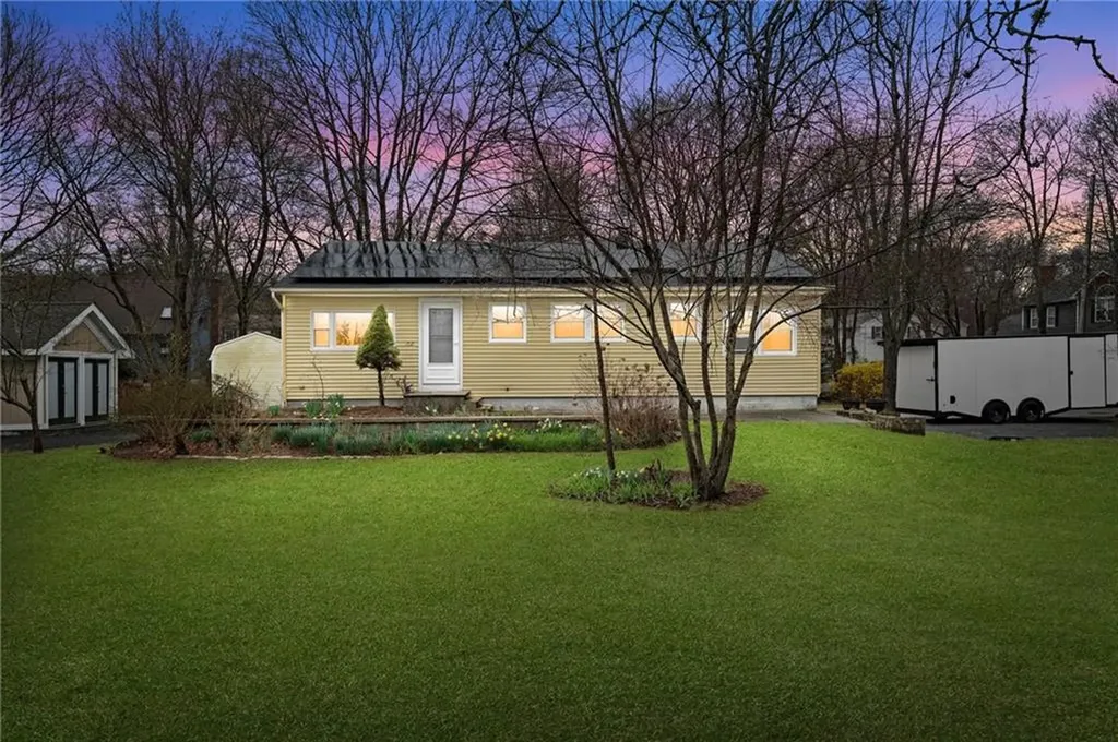 1737 Wampanoag Trail Barrington RI 02806