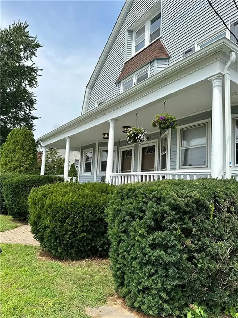 297 Norwood Avenue Cranston RI 02905