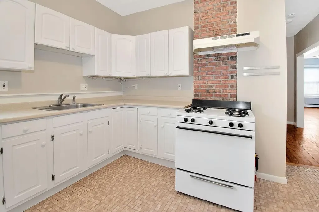 11 Larch Street Providence RI 02906