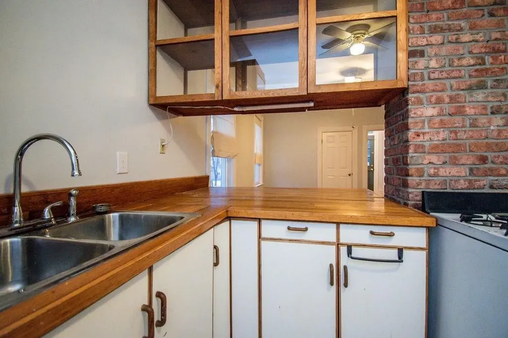 11 Larch Street Providence RI 02906