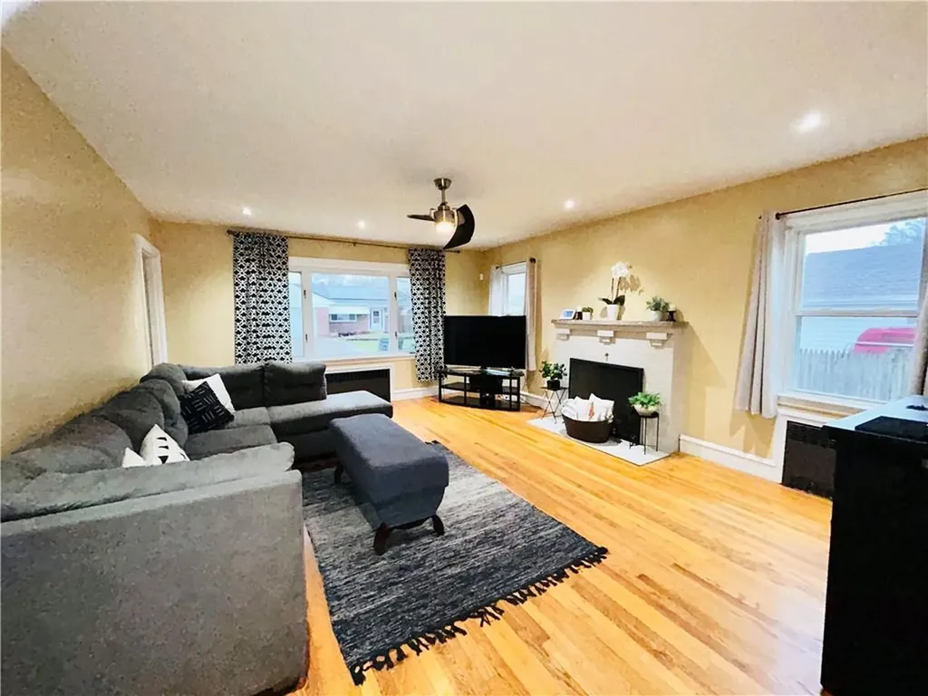 54 Webb Street Providence RI 02908