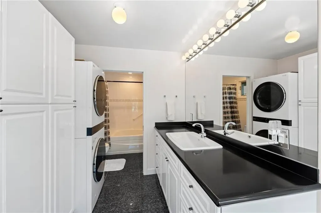 161 Seaside Drive Jamestown RI 02835