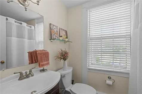 275 Hope Street Bristol RI 02809