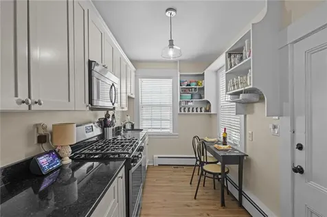 275 Hope Street Bristol RI 02809