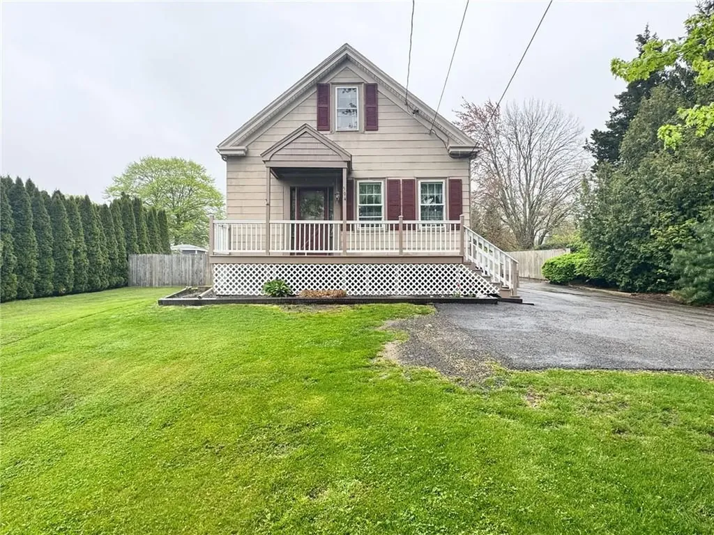 594 Metacom Avenue Bristol RI 02809