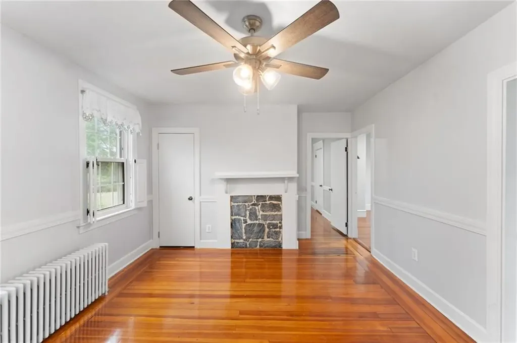 594 Metacom Avenue Bristol RI 02809