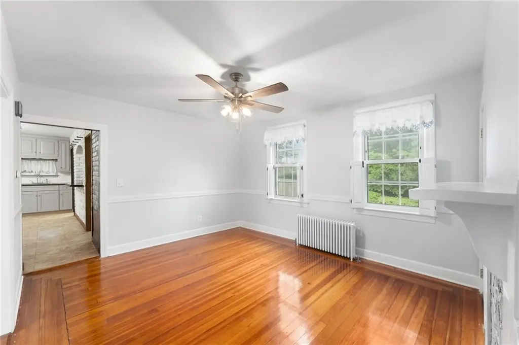 594 Metacom Avenue Bristol RI 02809