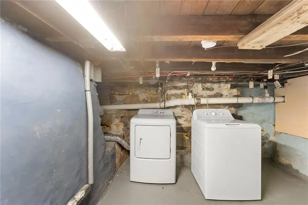 594 Metacom Avenue Bristol RI 02809