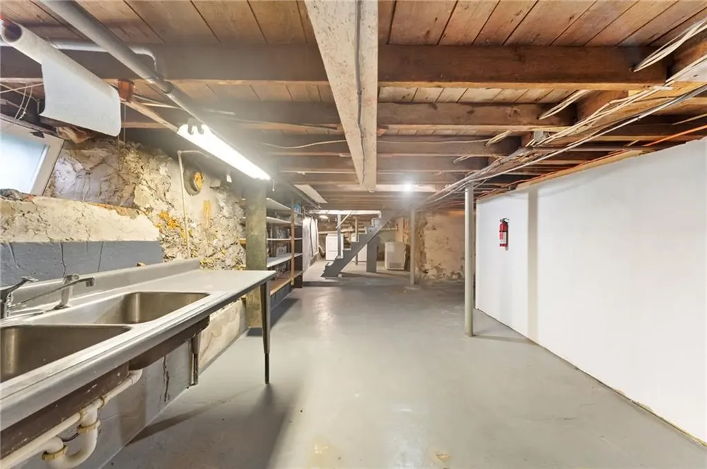 594 Metacom Avenue Bristol RI 02809