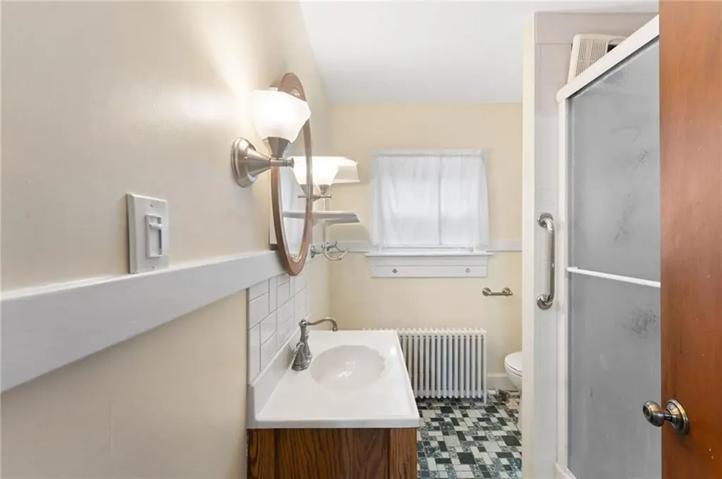 594 Metacom Avenue Bristol RI 02809