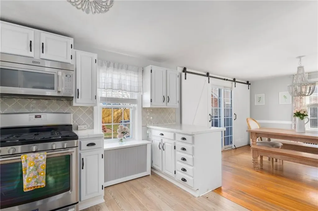 105 Roslyn Avenue Cranston RI 02910