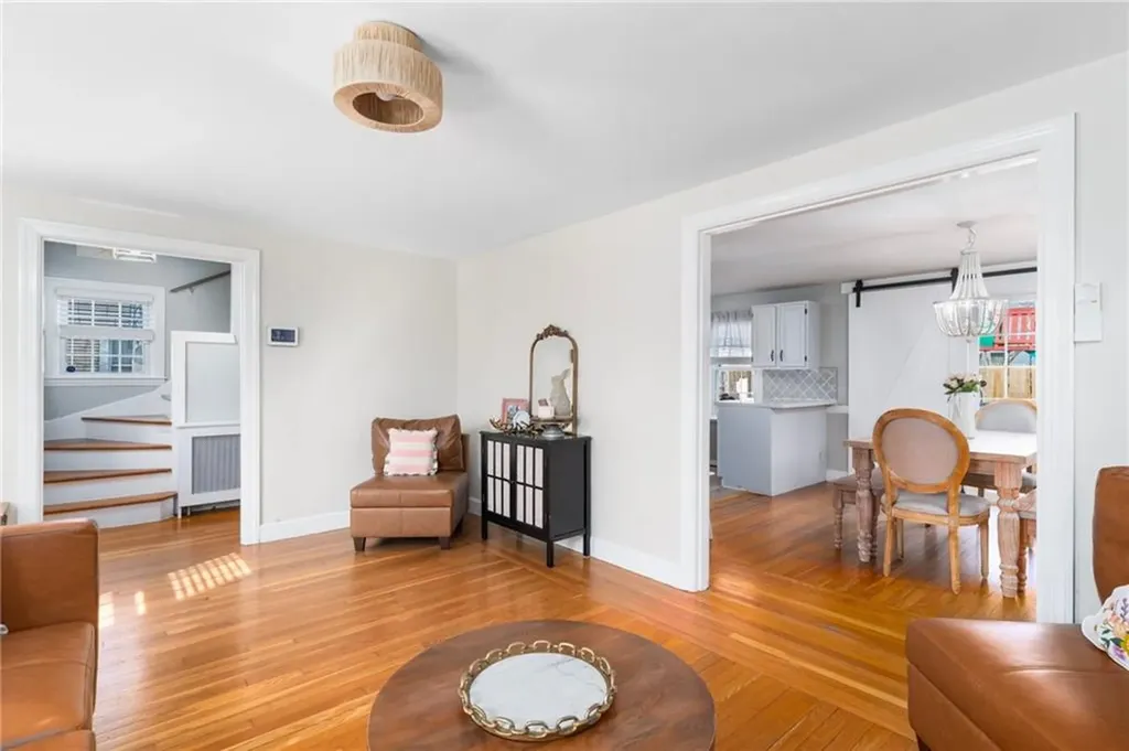 105 Roslyn Avenue Cranston RI 02910