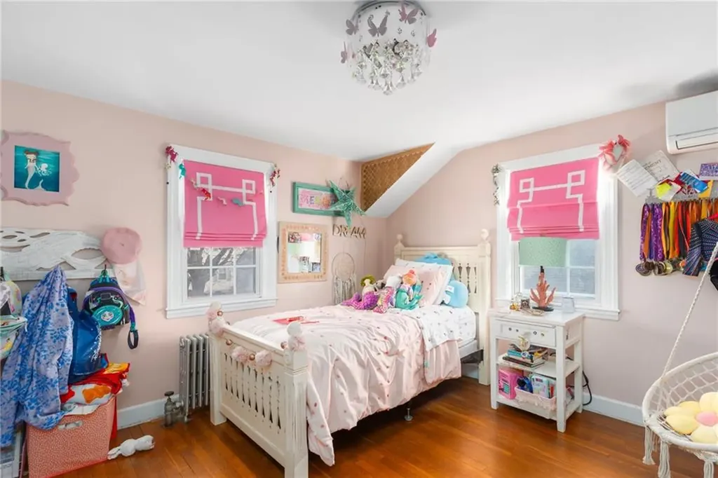 105 Roslyn Avenue Cranston RI 02910