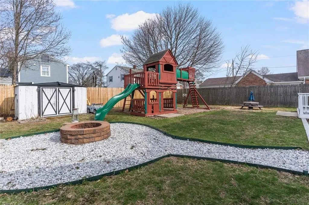 105 Roslyn Avenue Cranston RI 02910