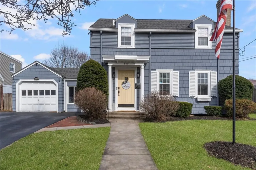 105 Roslyn Avenue Cranston RI 02910