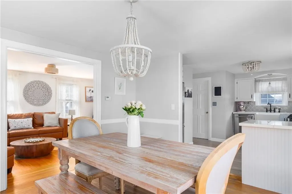105 Roslyn Avenue Cranston RI 02910