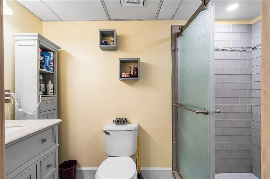 25 Sandy Lane Bristol RI 02809