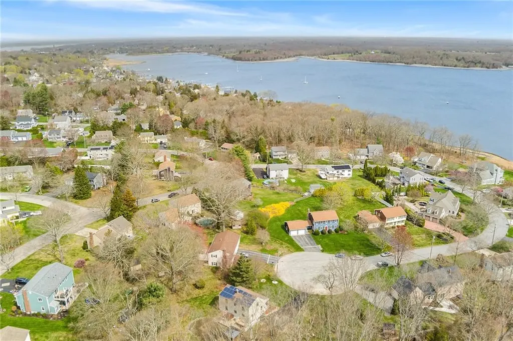 25 Sandy Lane Bristol RI 02809