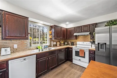 25 Sandy Lane Bristol RI 02809