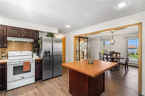 25 Sandy Lane Bristol RI 02809