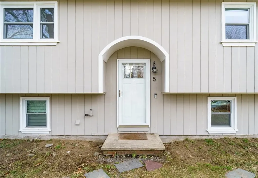 5 Calypso Drive North Kingstown RI 02874