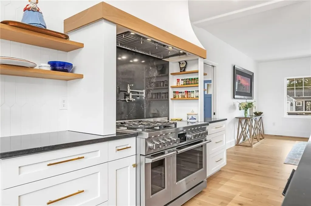 27 Bowden Avenue Barrington RI 02806