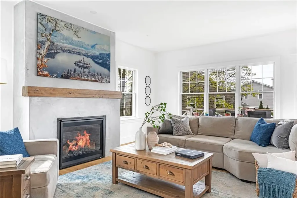 27 Bowden Avenue Barrington RI 02806