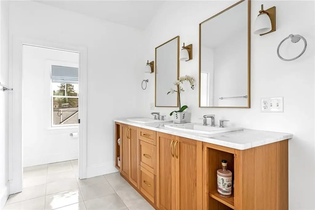 27 Bowden Avenue Barrington RI 02806