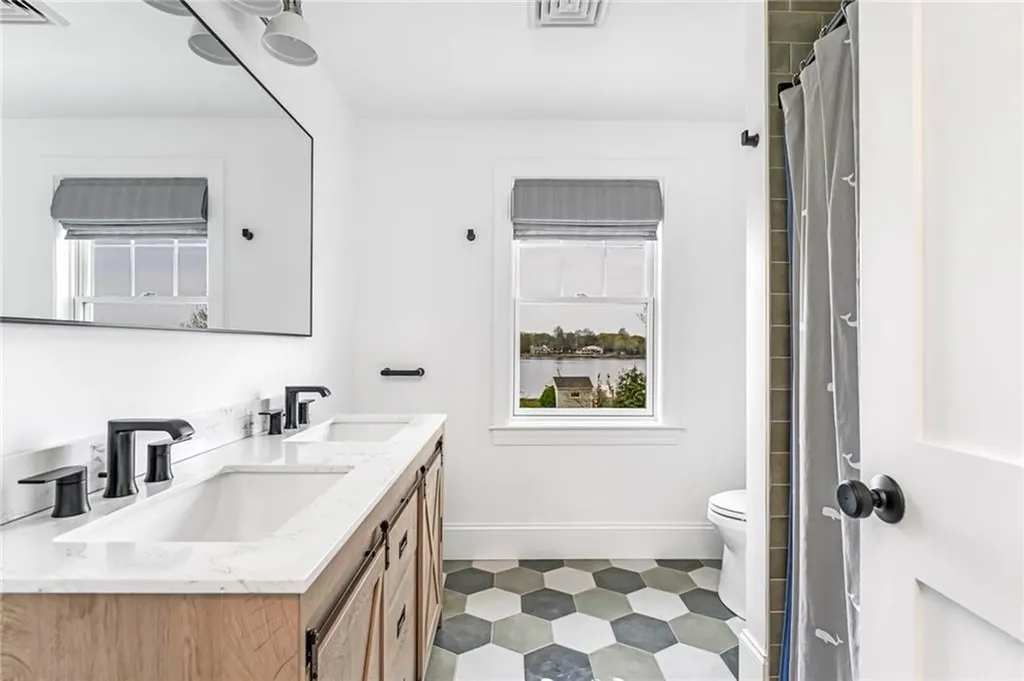 27 Bowden Avenue Barrington RI 02806