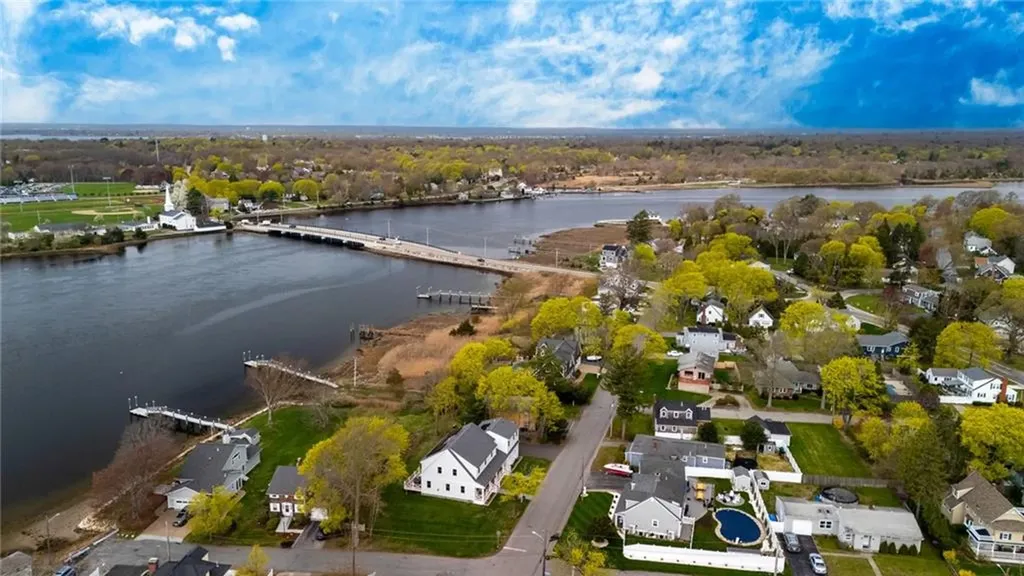 27 Bowden Avenue Barrington RI 02806