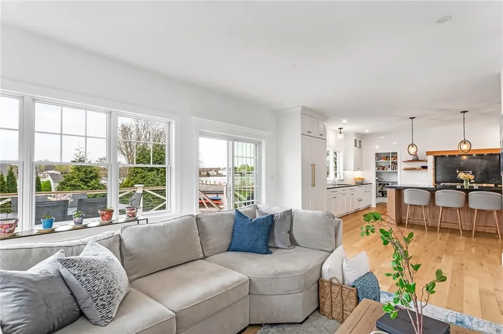 27 Bowden Avenue Barrington RI 02806