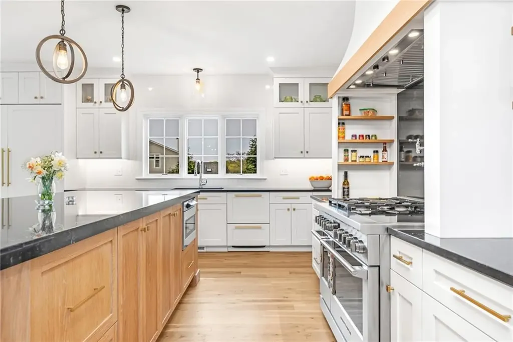 27 Bowden Avenue Barrington RI 02806