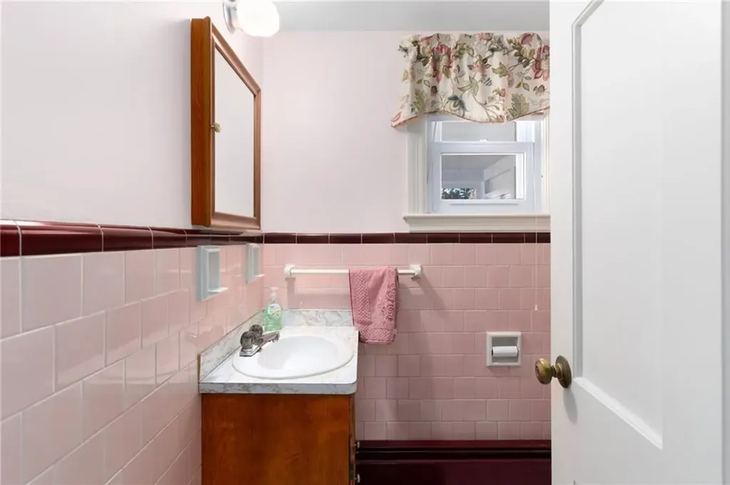 865 Main Avenue Warwick RI 02886