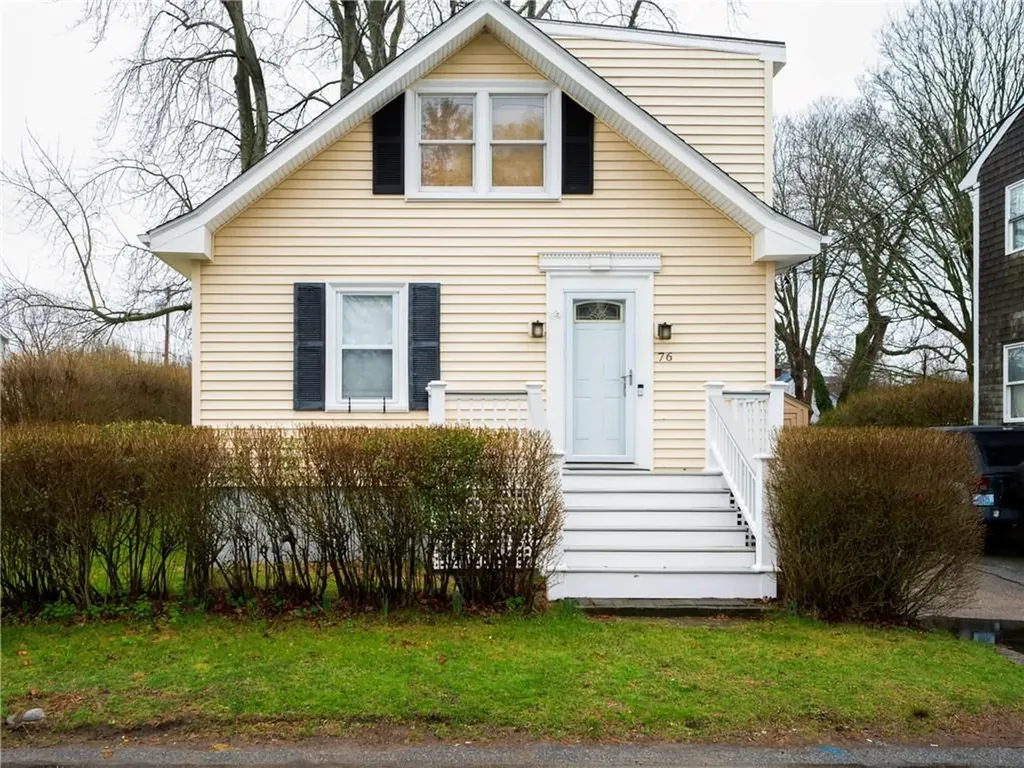 76 Garfield Street Newport RI 02840