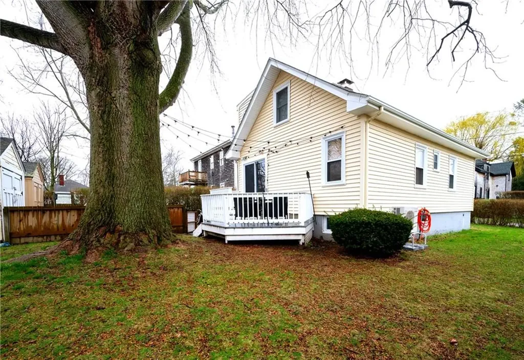 76 Garfield Street Newport RI 02840