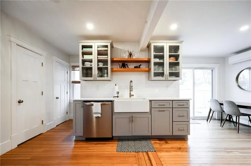 76 Garfield Street Newport RI 02840