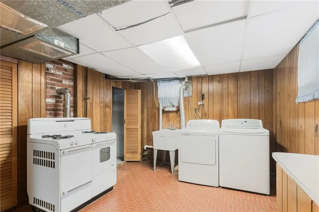 1975 Mineral Spring Avenue North Providence RI 02904