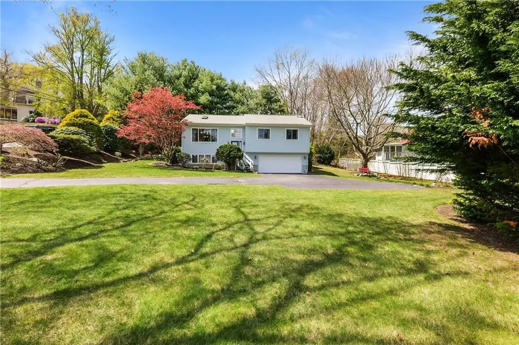 11 Highland Avenue Warwick RI 02886