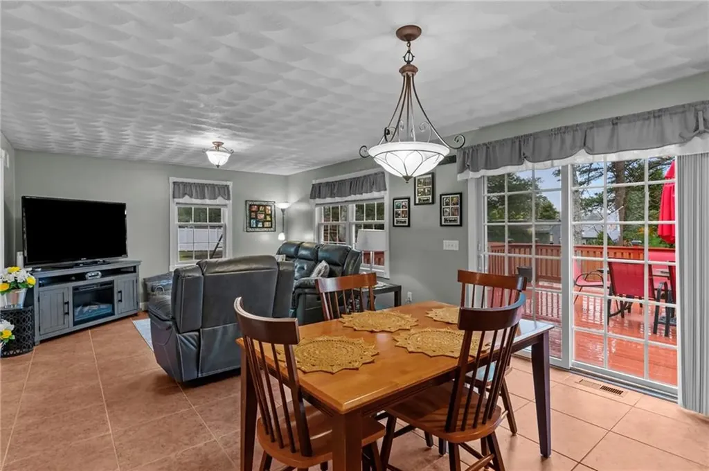 12 Kiley Way Coventry RI 02816