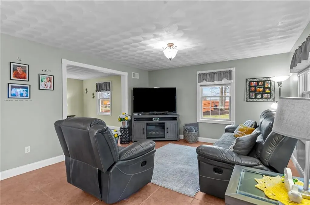 12 Kiley Way Coventry RI 02816