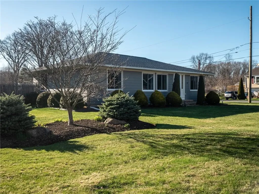 55 Narragansett Avenue West Warwick RI 02893