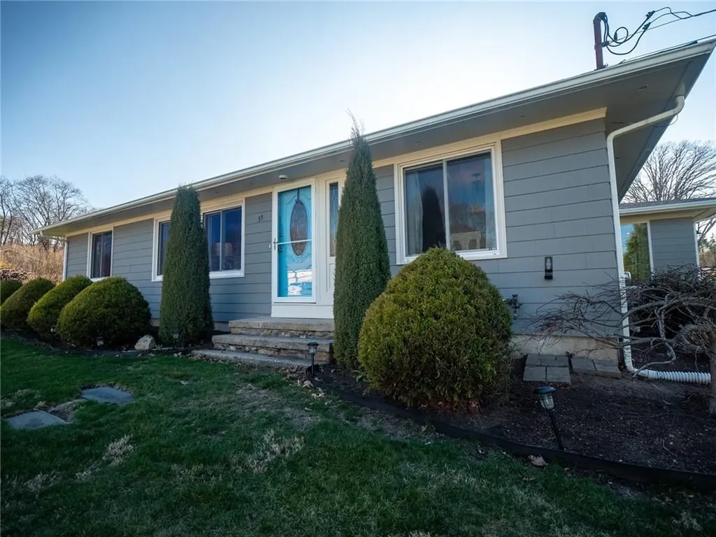 55 Narragansett Avenue West Warwick RI 02893