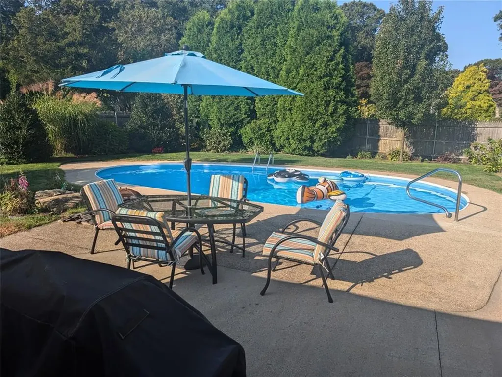 55 Narragansett Avenue West Warwick RI 02893