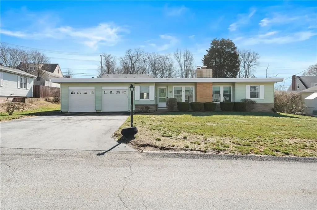 33 Hilltop Avenue West Warwick RI 02893
