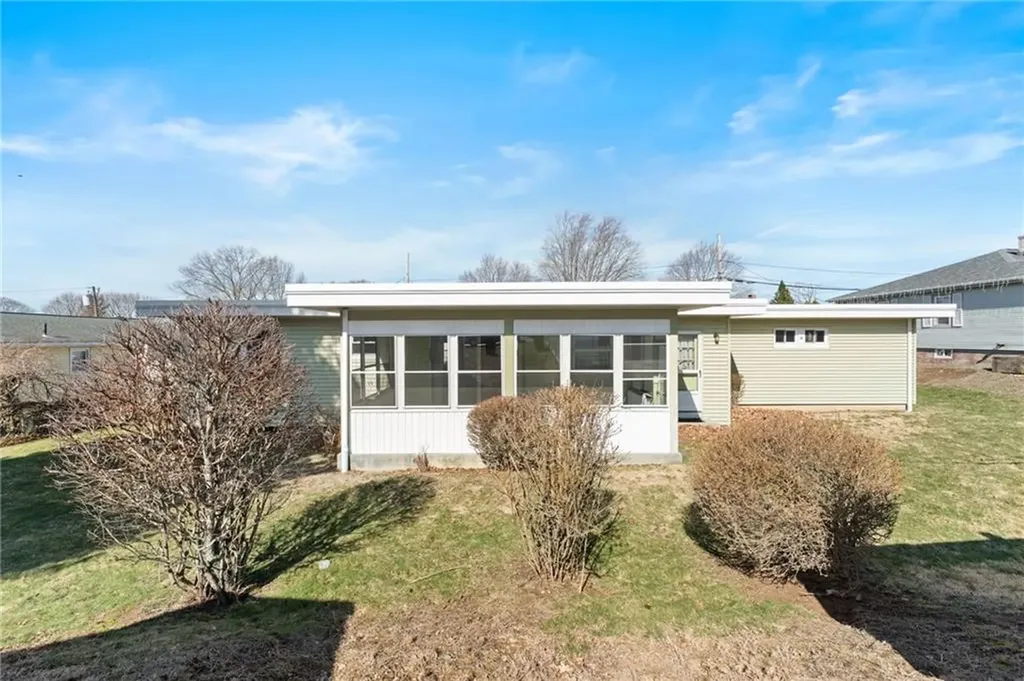 33 Hilltop Avenue West Warwick RI 02893