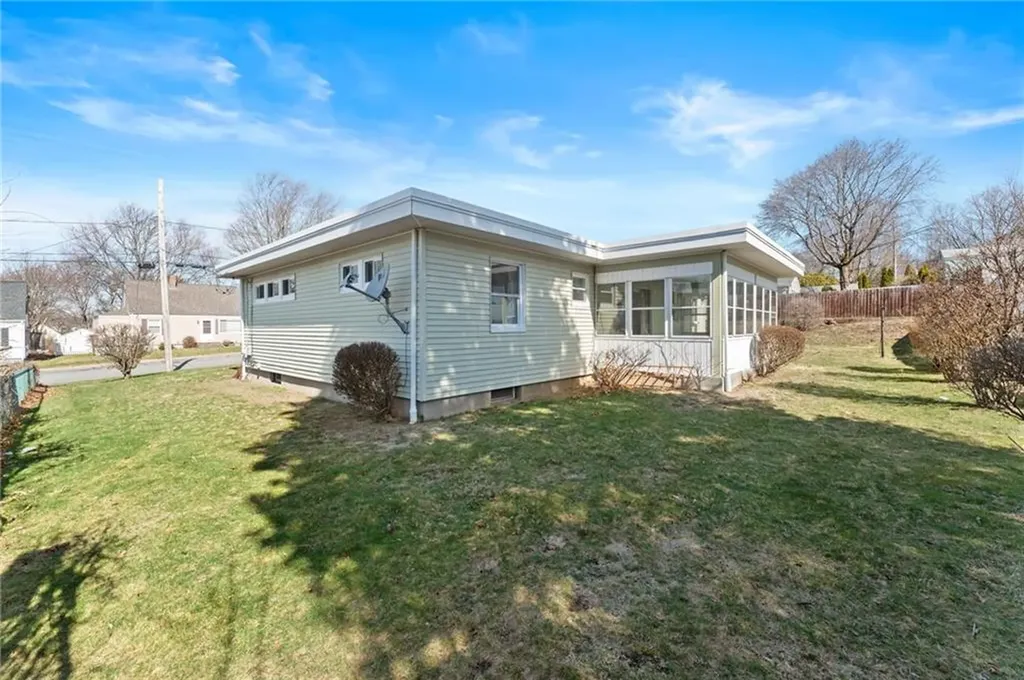 33 Hilltop Avenue West Warwick RI 02893
