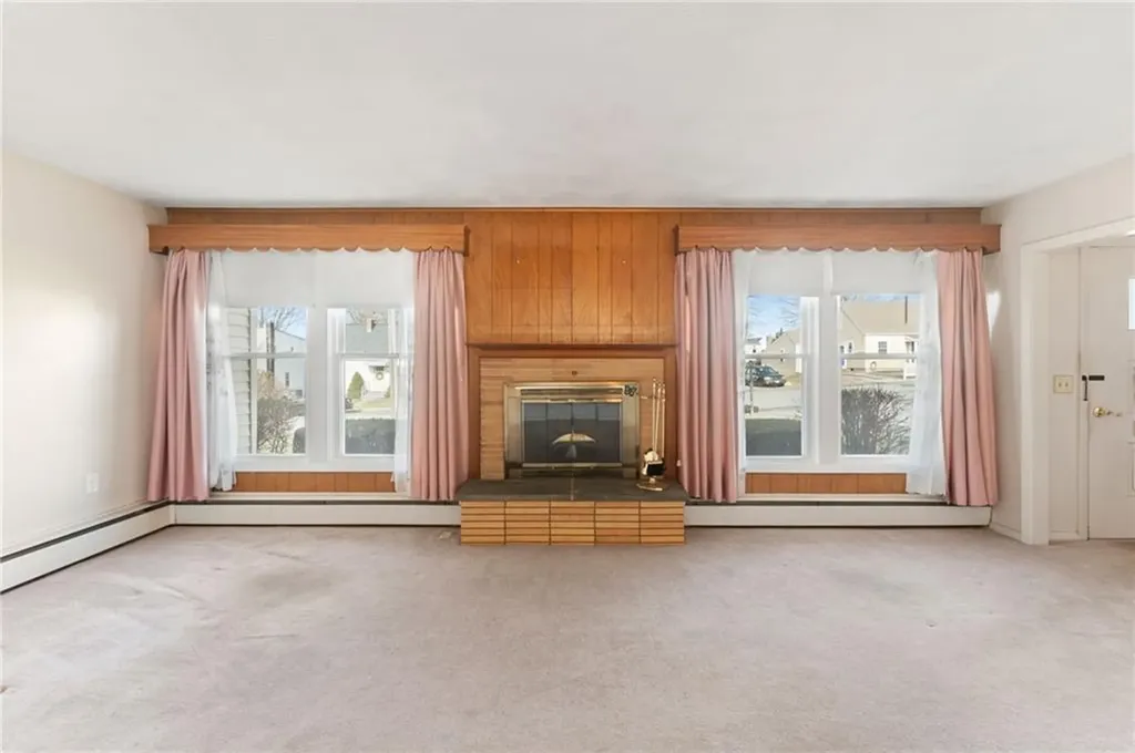 33 Hilltop Avenue West Warwick RI 02893